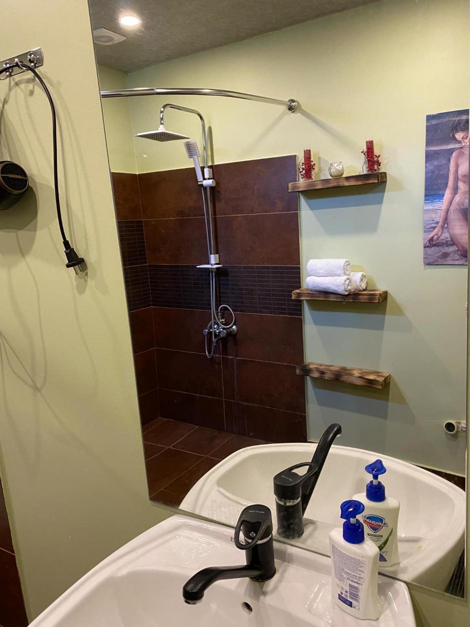 库塔伊西 Relax Station酒店 外观 照片